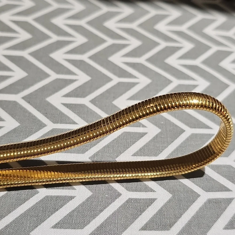 Vintage Gold Stretch Belt with Chunky Chain Detail | 31” - Picture 4 of 5